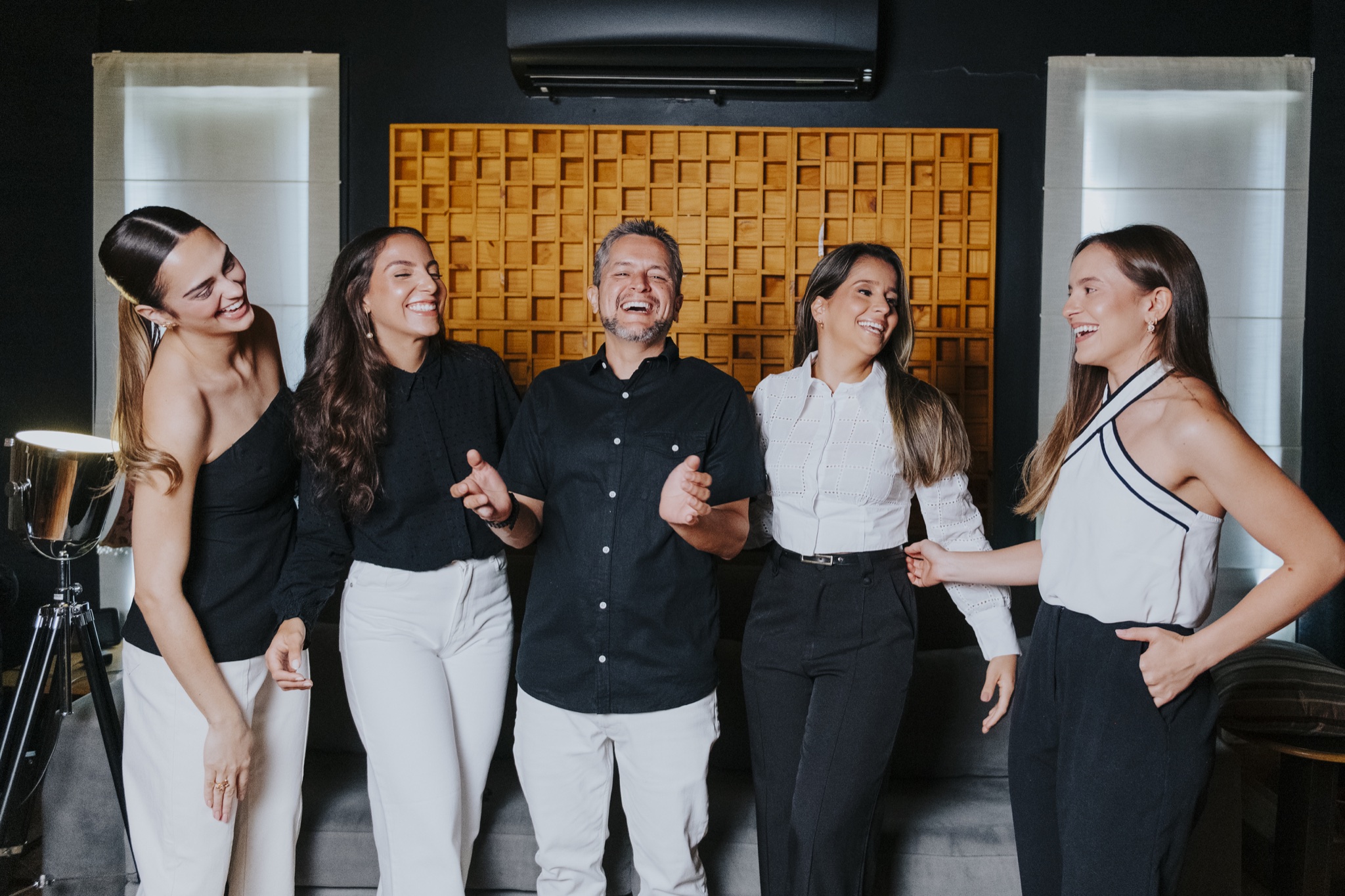 Equipe AprendaEndo em um momento espontâneo e descontraído